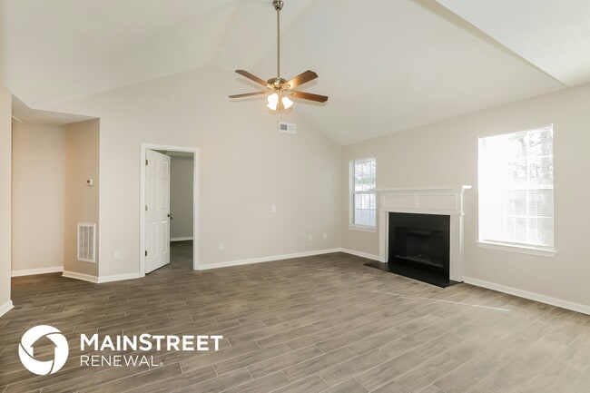 Photo - 2910 Russ Ln