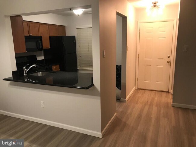 549 Shetland Ct