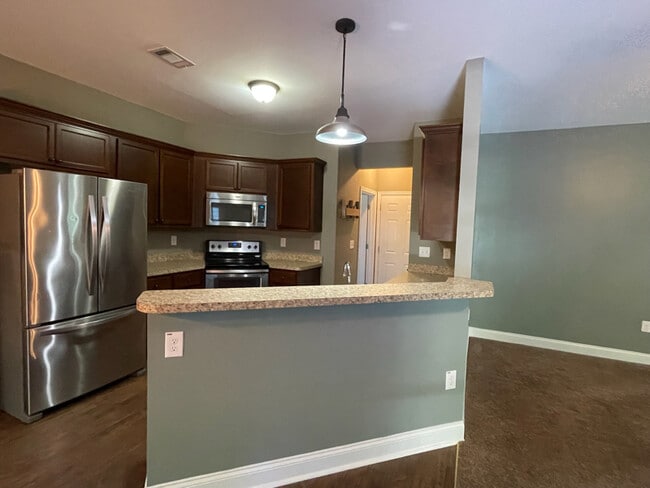 Photo - 570 Brewer Dr