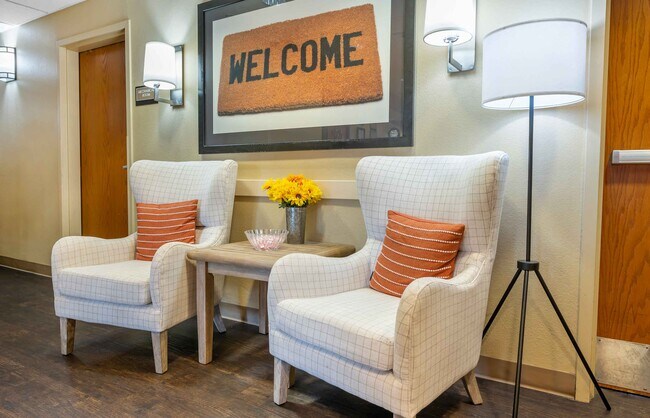 Furnished Studio-Cincinnati - Blue Ash - Kenwood Road