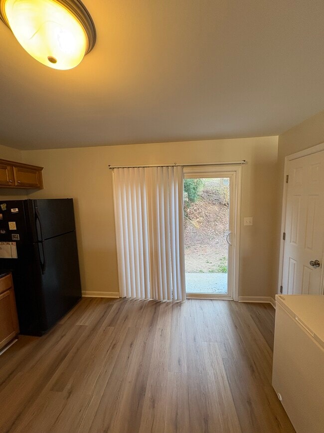 Photo - 1810 Broadway St