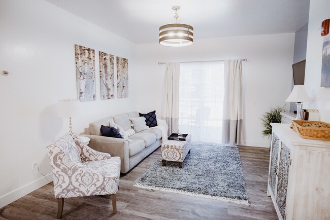 Building Photo - 875 S Depot St Unit B142