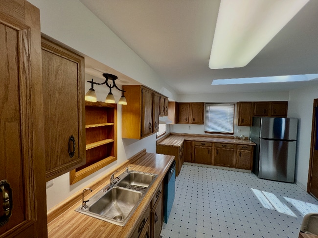 Photo - 309 10th St NW