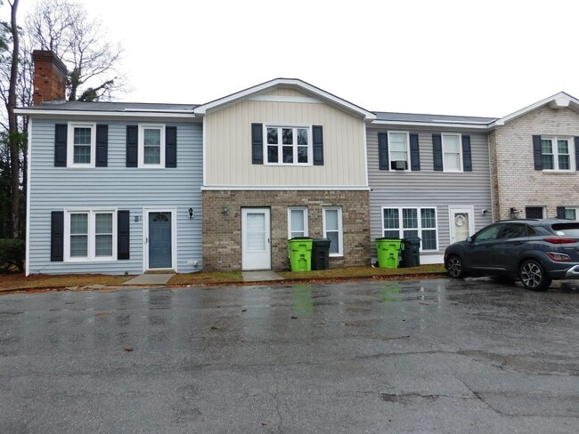 Photo - 1104 Karen Dr