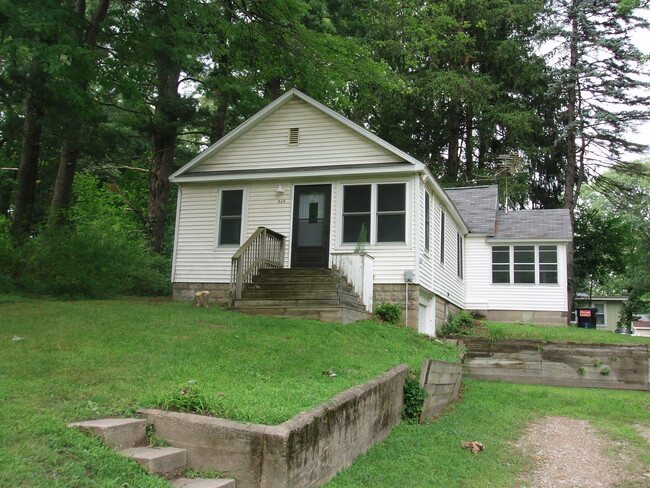 Front of house - 525 Clark Dr NW House