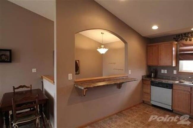 Photo - Quiet North Liberty Townhouse - CCA School District