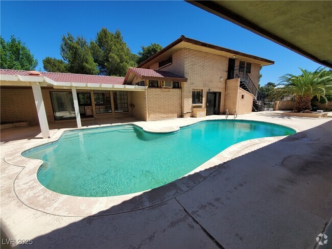 Building Photo - 2840 Augusta Dr Rental