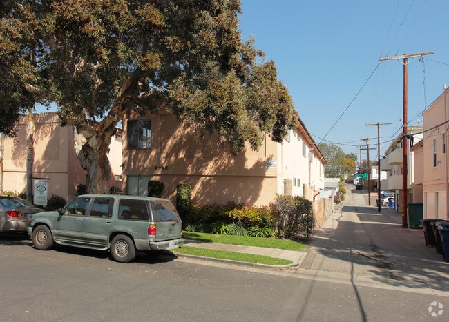 Building Photo - 2635 5th Street