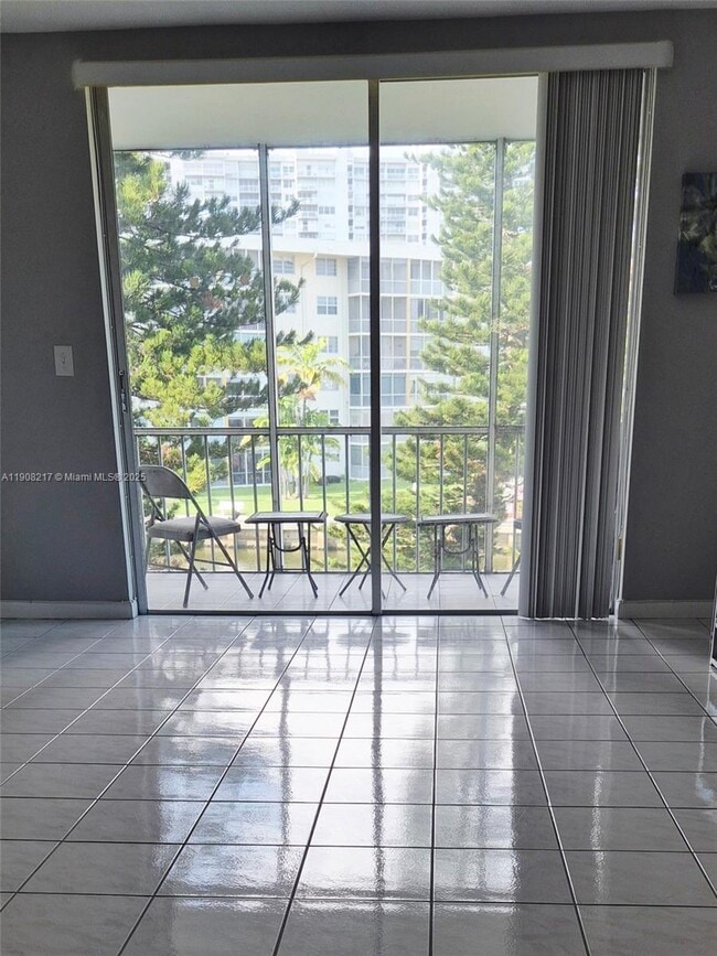 Photo - 2905 Point E Dr Unidad L312