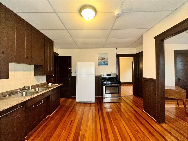 Photo - 14 Courtland St Unit 3