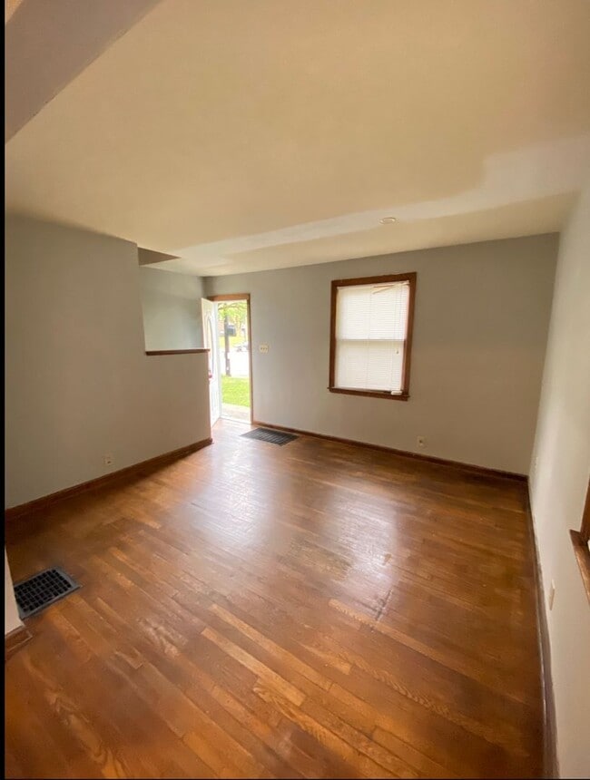 Building Photo - (01) 2547-2549 Neil Avenue Unit 2547