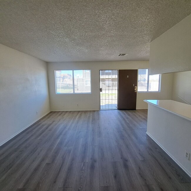 Photo - 156 Judy Ln Unit B