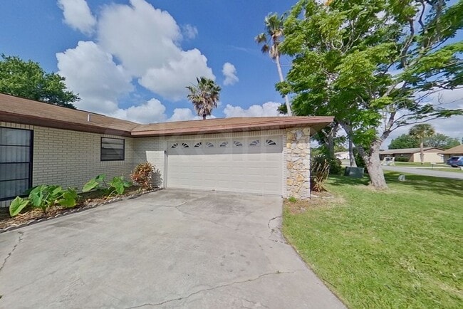 Photo - 308 Wildwood Dr