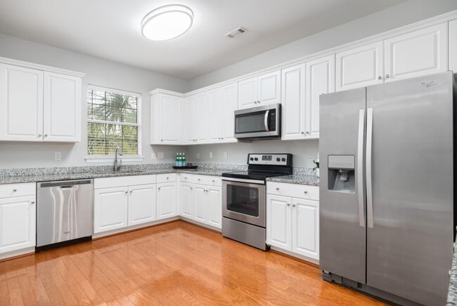 Photo - 4492 Great Oak Dr