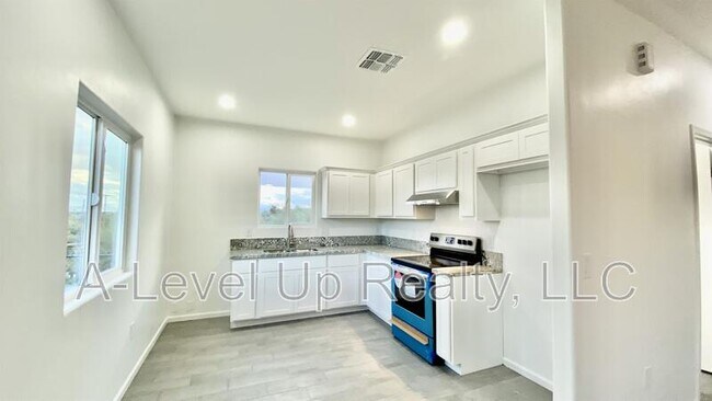 Photo - 1310 S San Jacinto Dr