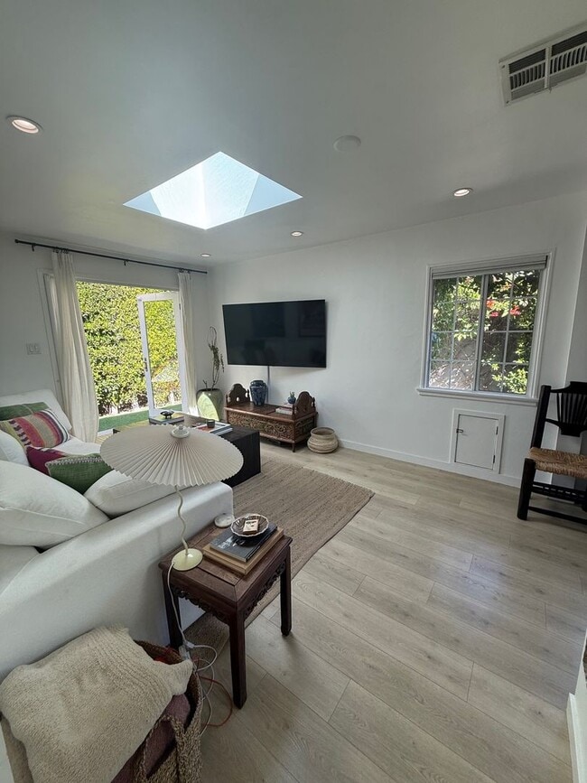 Photo - 2030 Ocean Park Blvd Apartment Unit 2030