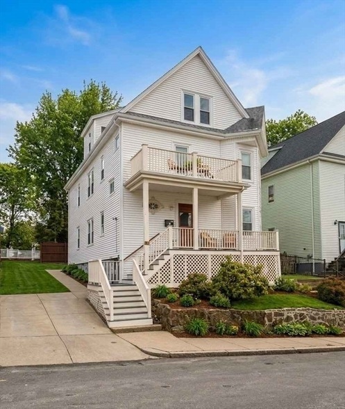 Building Photo - 15 Acorn St Unit 1