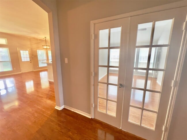 Photo - 9912 Western Ridge Way