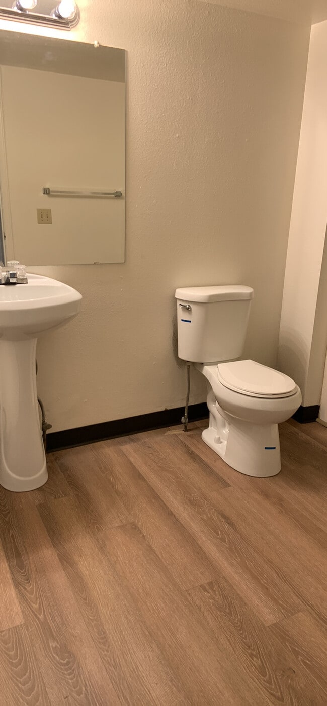 Building Photo - 14704 E 2nd Ave Unit 201E