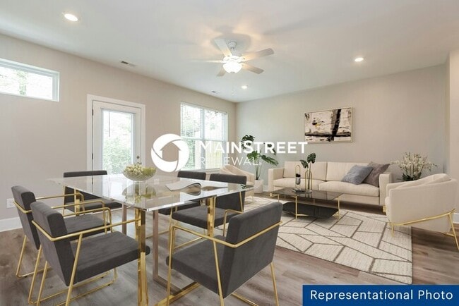 Photo - 3 Bedroom Pet-Friendly Home in Gallatin, TN with Main Street Renewal