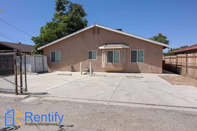 Photo - 3-Bed, 2-Bath in North Bakersfield – Only for $1,495 Unit B