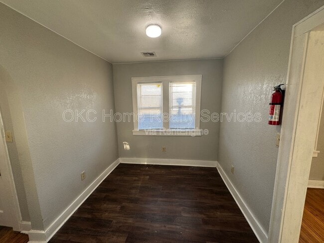 Photo - 421 NW 26th St Unidad 4