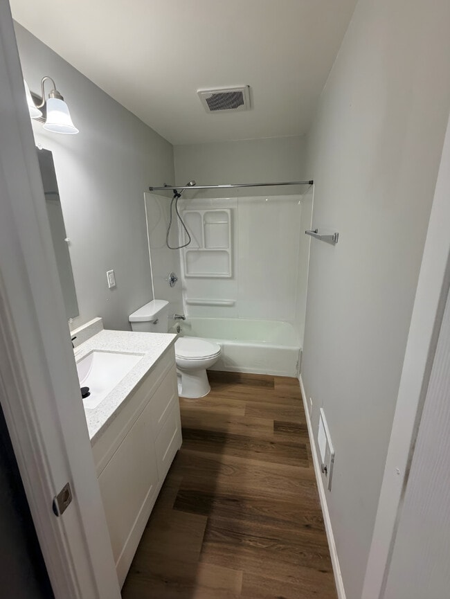 Photo - Maple Ave Apartments