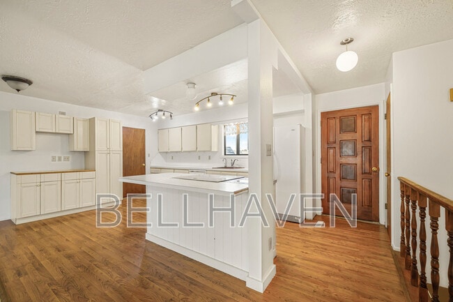 Photo - 450 W Elmore Ave