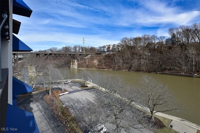 Photo - 19000 Lake Rd