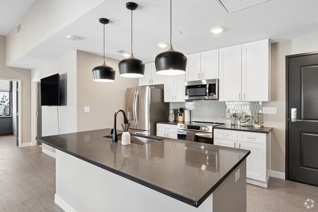 A17 1BR, 1BA w/Den - 921SF - Kitchen