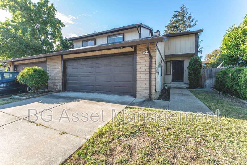 Photo - 1200 Shaddick Dr