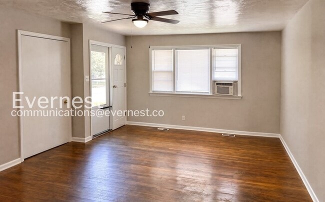 Photo - 271 Maple Ave Unit B