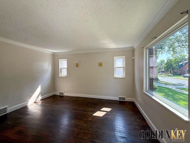Photo - Updated large 3 bed/1.5 bath Westside Home!