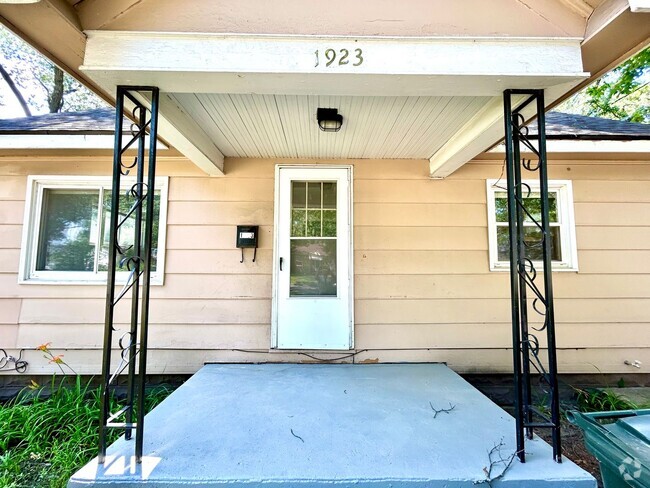 Building Photo - Two Bedroom Home in Muskegon