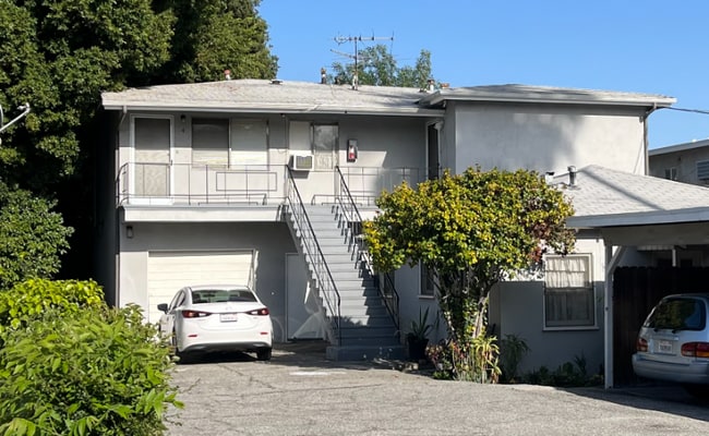 Building Photo - 96 N Oak Ave