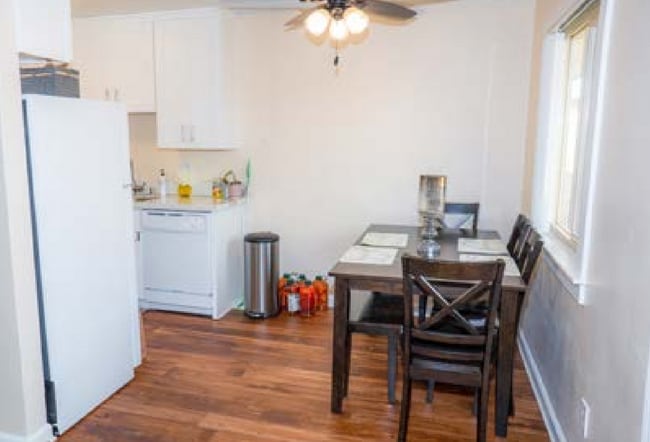 Photo - Parkway Plaza Apartments