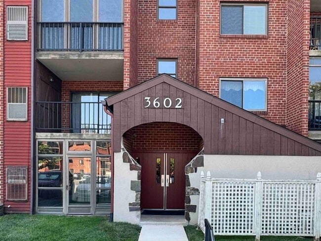 Building Photo - 3602 Rustic Ln Unit #133