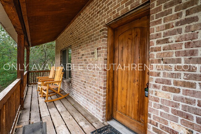 Photo - 950 S Settlement Dr House