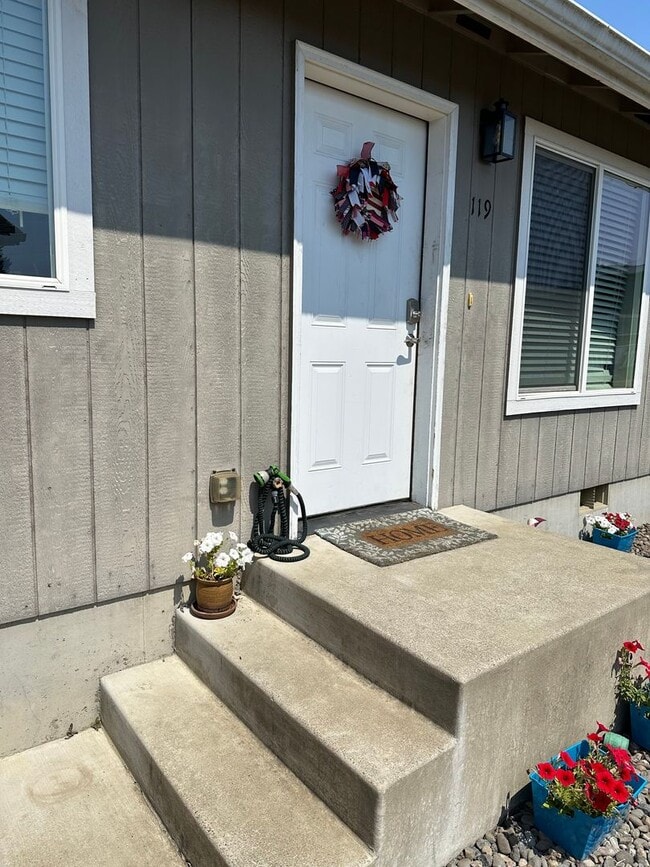 119 Garden Ln. Unit COOK119