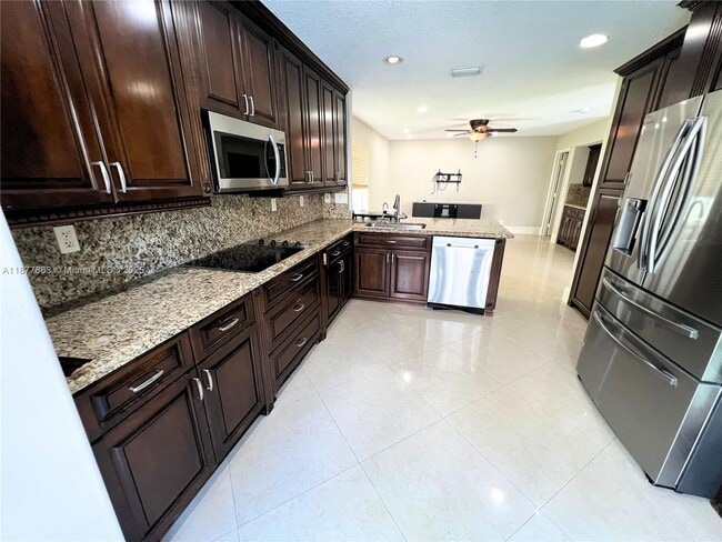 Building Photo - 3381 SW 51st St Rental