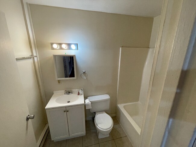 Photo - 41 Academy St Unidad 2C