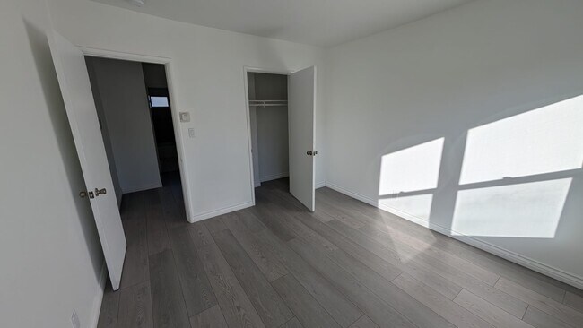 Photo - 5750 Whitsett Ave Unidad 5