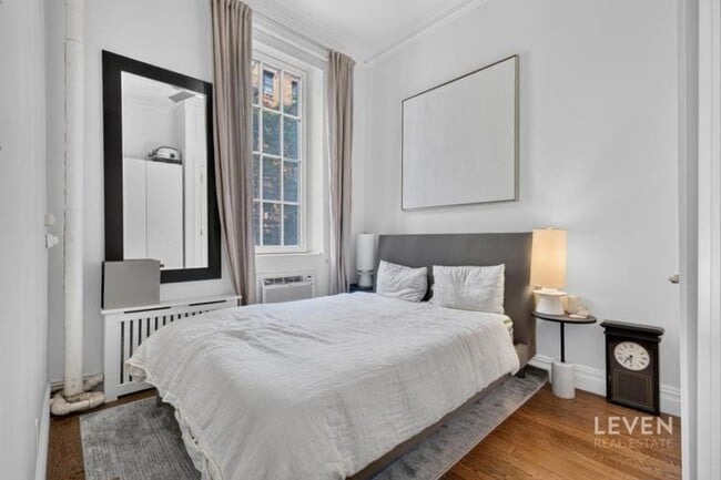 Photo - 220 W 15th St Unit 2A