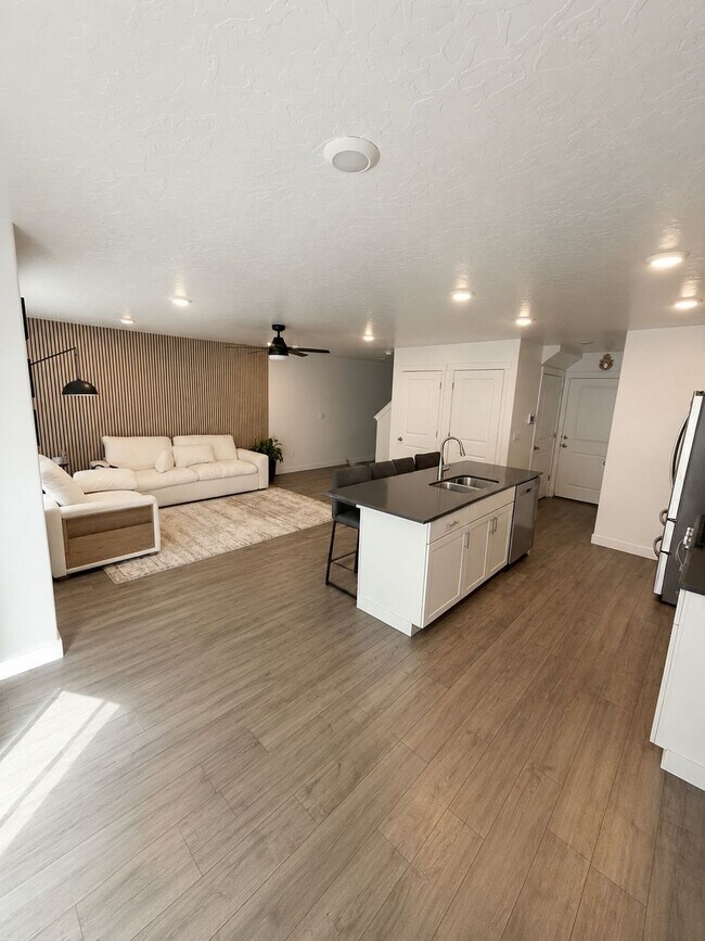 1073 Jack Dr