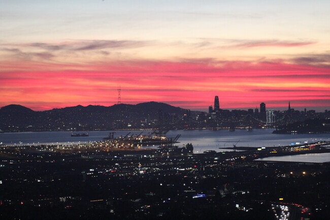 View from main rooms and upper bedrooms - 680 Hiller Dr Oakland, CA 94618 Rental