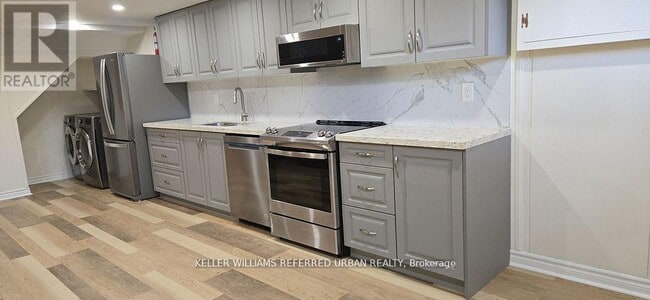 Photo - 49 Halkin Crescent