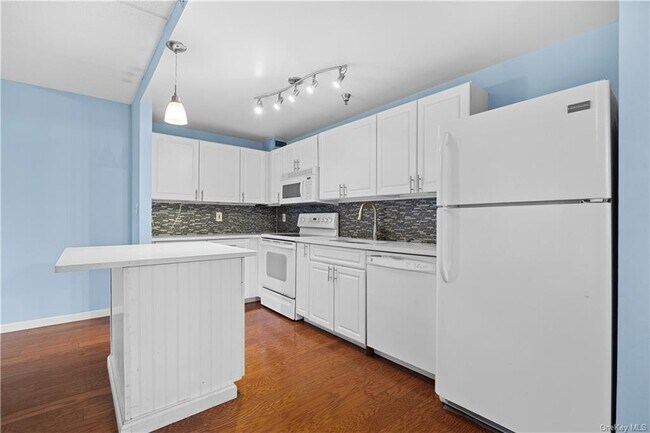 Photo - 123 Mamaroneck Ave Unit 214