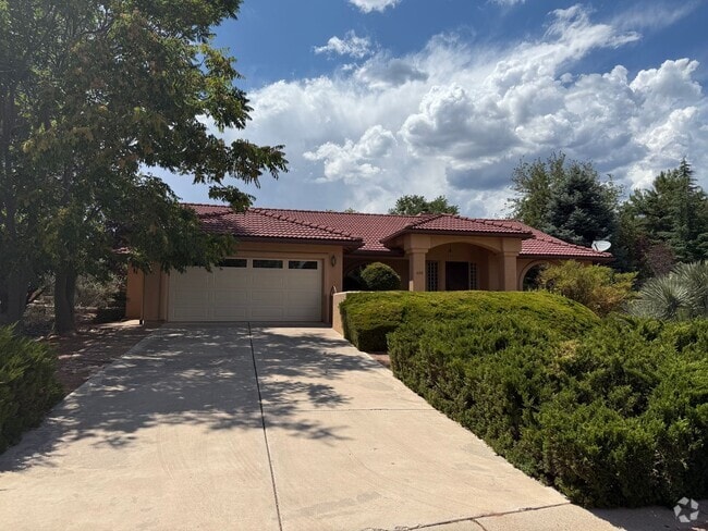 Building Photo - Price Reduced!! Desirable Uptown Sedona In... Rental