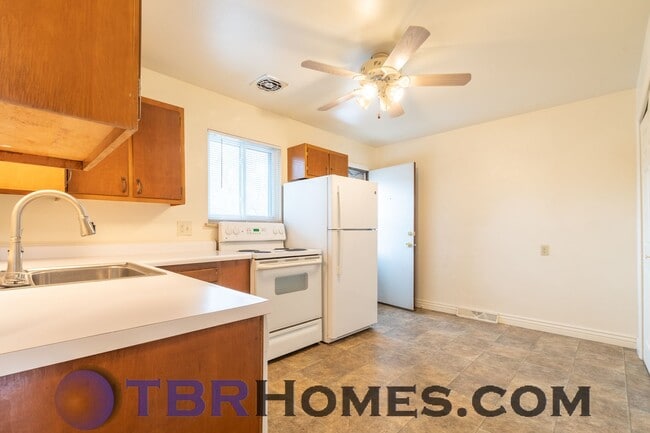 Photo - 175 S Cody St