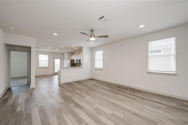 Photo - 8004 Linnie Ln